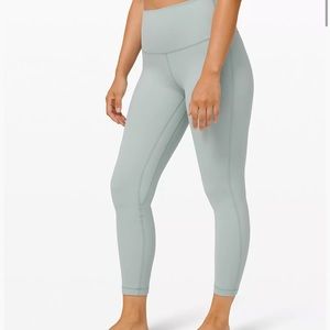Lululemon aligns size 2